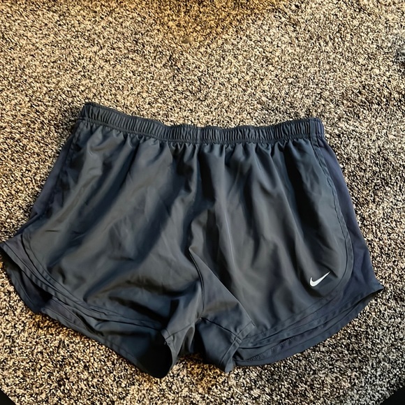 Nike Pants - 🎄sale! Women’s Nike shorts 1x nwot blue
